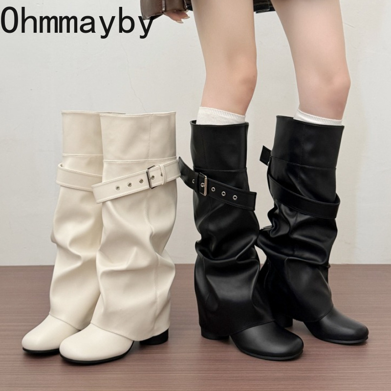 Leather Classic Strap - Bottes hautes pour femmes de créateur